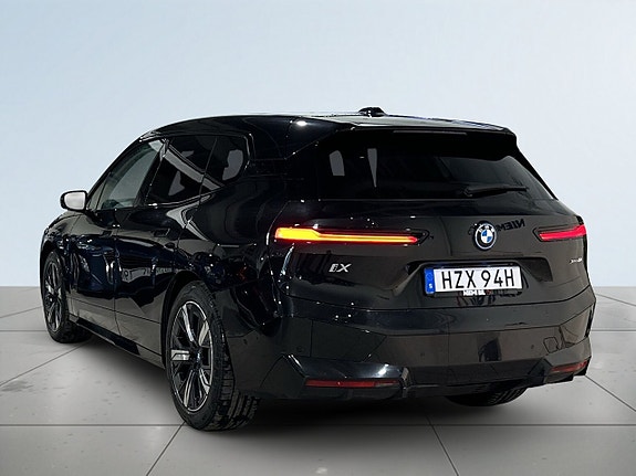 BMW iX 5 of 26