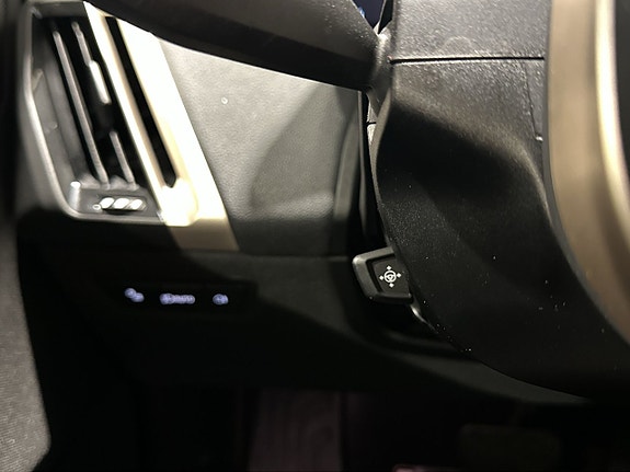 BMW iX 24 of 26