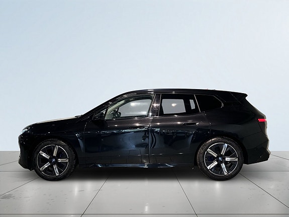 BMW iX 4 of 26