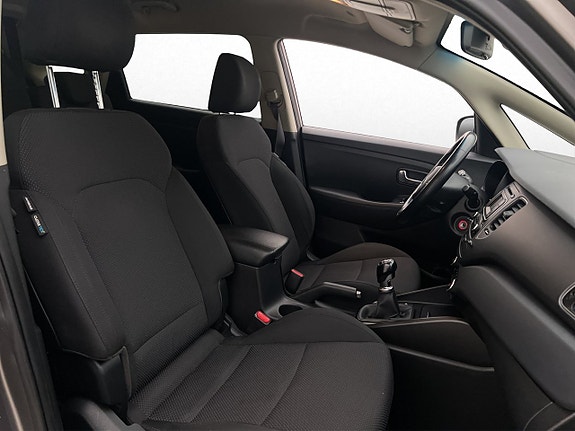 Kia Carens 12 of 27