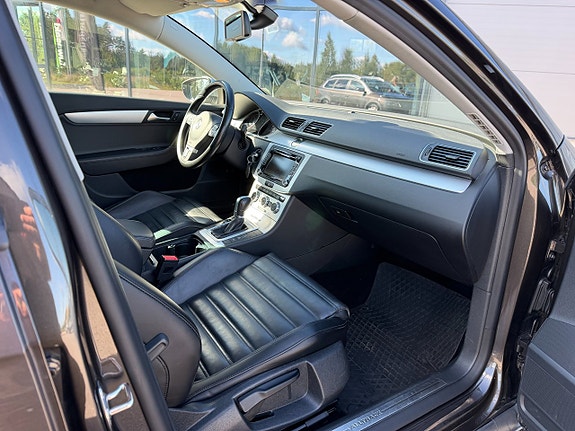 Volkswagen Passat Alltrack 5 of 7