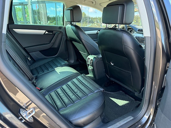 Volkswagen Passat Alltrack 6 of 7