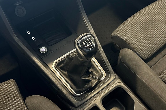 Volkswagen Caddy 12 of 16