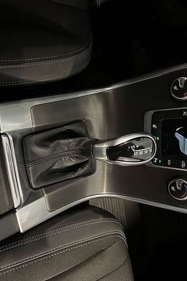 Volvo XC60 13 of 18