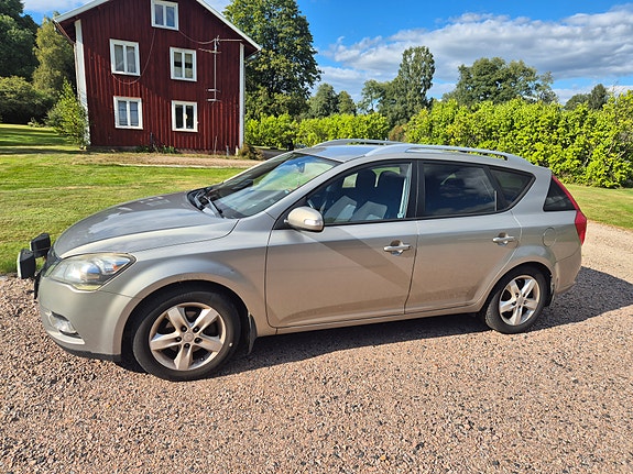 Kia Ceed 2 of 4