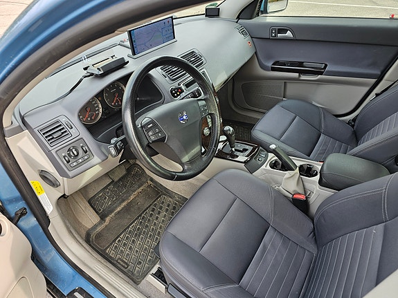 Volvo S40 3 of 9