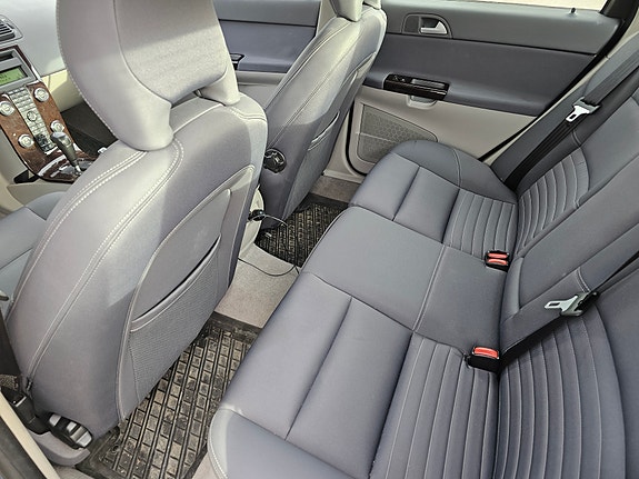 Volvo S40 8 of 9