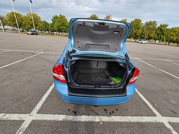 Volvo S40 7 of 9