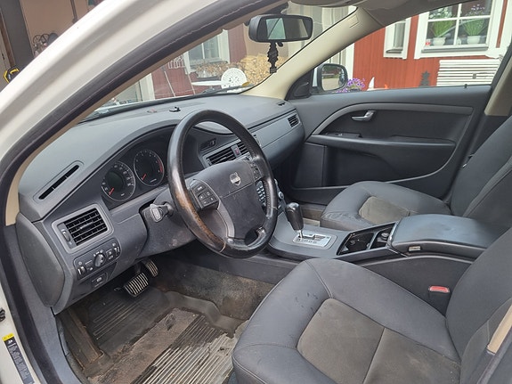 Volvo V70 5 of 6