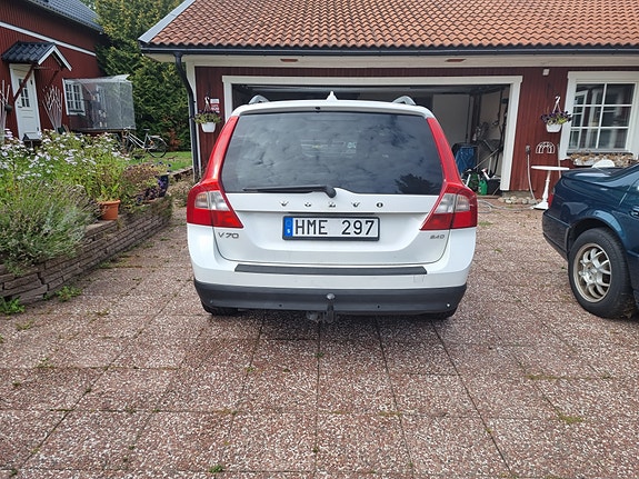 Volvo V70 4 of 6