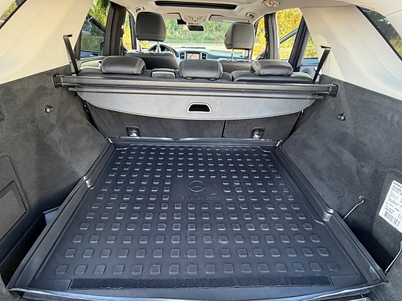 Mercedes-Benz ML350 24 of 27