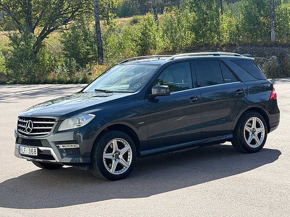 Mercedes-Benz ML350 7 of 27