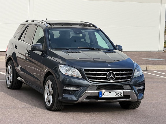 Mercedes-Benz ML350 12 of 27