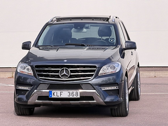 Mercedes-Benz ML350 13 of 27