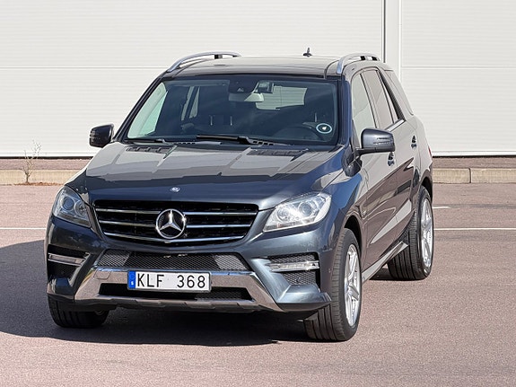Mercedes-Benz ML350 10 of 27