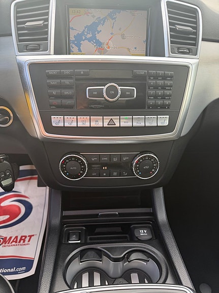 Mercedes-Benz ML350 27 of 27