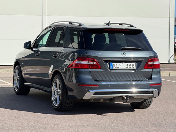 Mercedes-Benz ML350 6 of 27