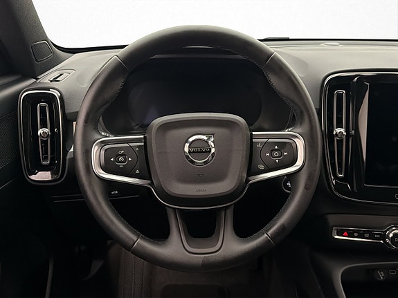 Volvo XC40 19 of 30