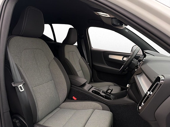 Volvo XC40 14 of 30