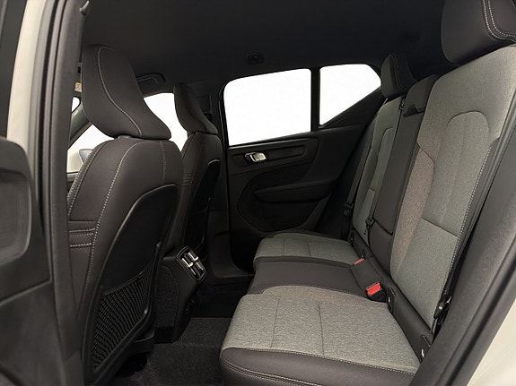 Volvo XC40 13 of 30