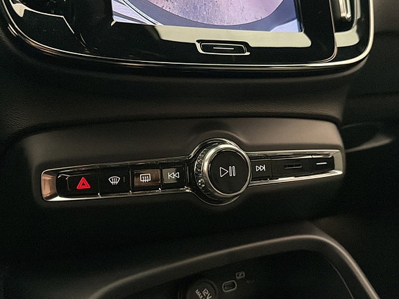 Volvo XC40 25 of 30