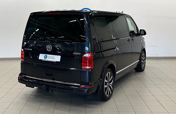 Volkswagen Multivan 7 of 15