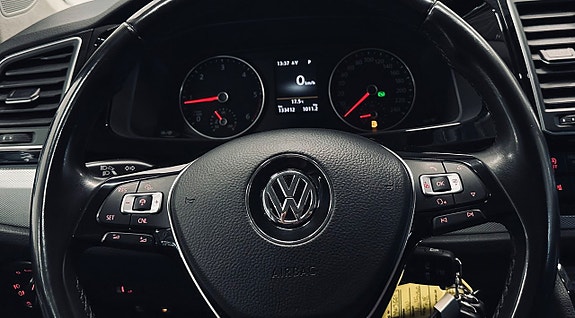 Volkswagen Multivan 14 of 15