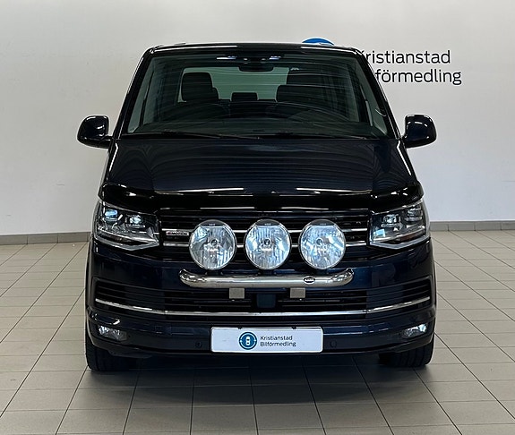Volkswagen Multivan 4 of 15