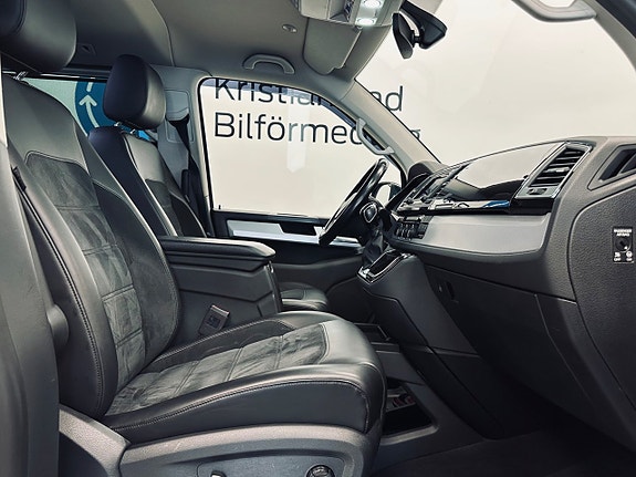 Volkswagen Multivan 8 of 15