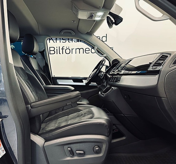 Volkswagen Multivan 11 of 15