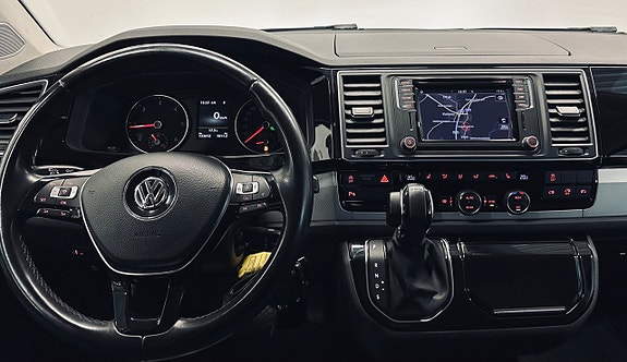 Volkswagen Multivan 13 of 15
