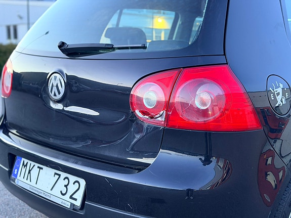 Volkswagen Golf V 19 of 22