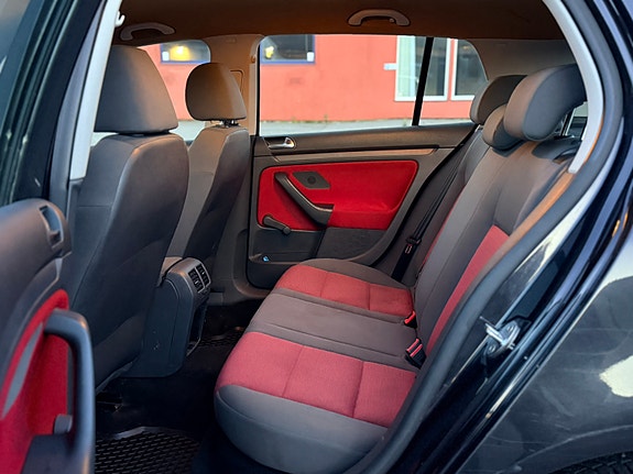 Volkswagen Golf V 12 of 22