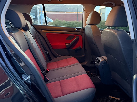 Volkswagen Golf V 13 of 22