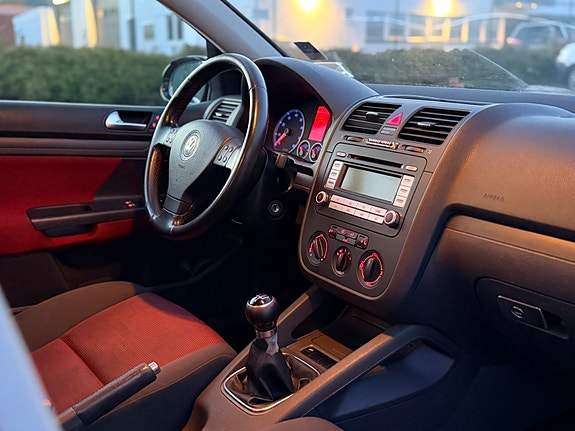 Volkswagen Golf V 16 of 22