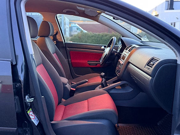 Volkswagen Golf V 14 of 22