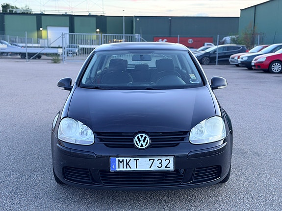 Volkswagen Golf V 2 of 22