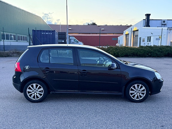 Volkswagen Golf V 4 of 22