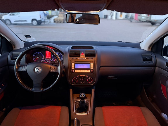Volkswagen Golf V 15 of 22