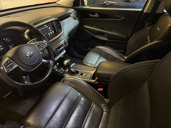 Kia Sorento 6 of 25