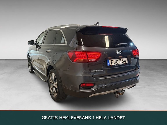 Kia Sorento 4 of 25