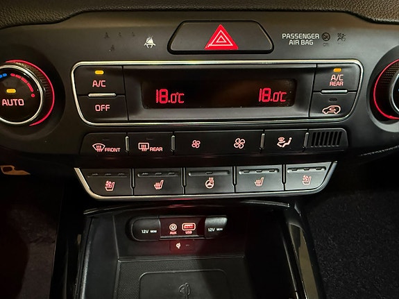 Kia Sorento 16 of 25