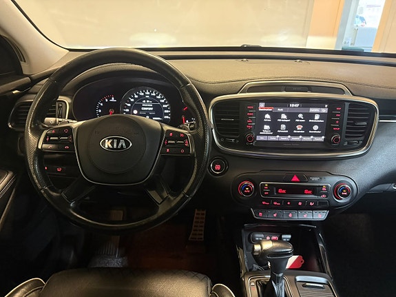Kia Sorento 9 of 25