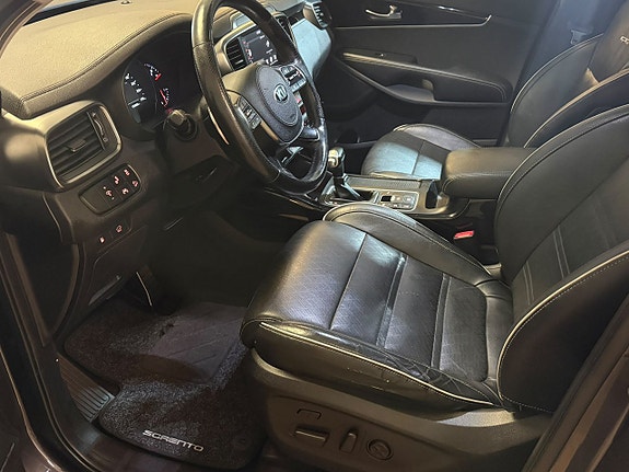 Kia Sorento 5 of 25