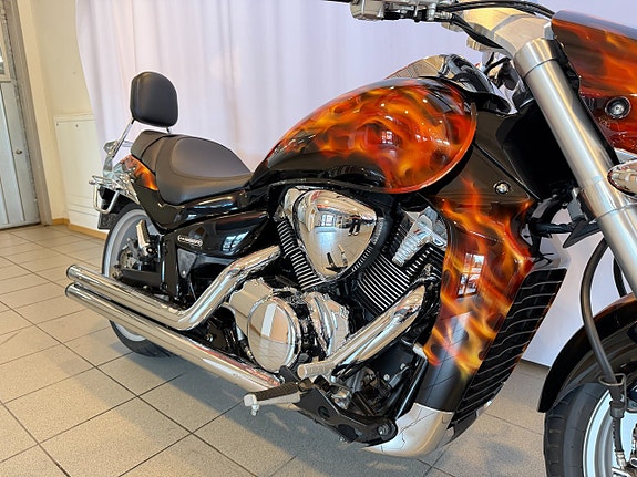 Suzuki M1800 3 of 10