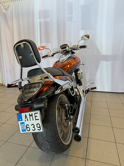 Suzuki M1800 9 of 10