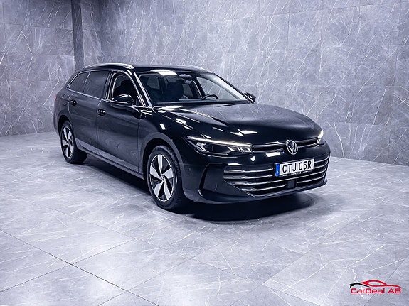 Volkswagen Passat 9 of 30