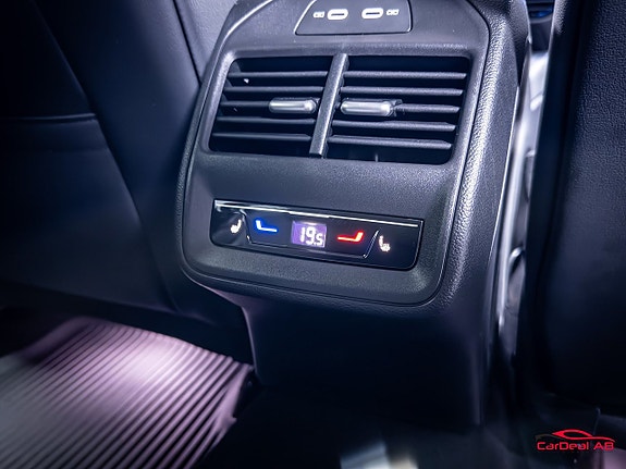Volkswagen Passat 17 of 30