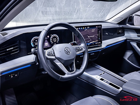 Volkswagen Passat 12 of 30