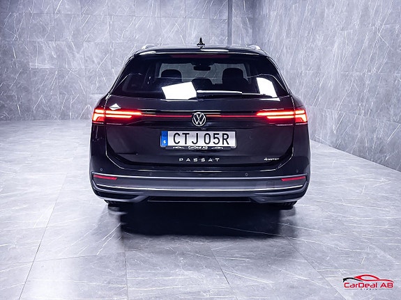 Volkswagen Passat 6 of 30